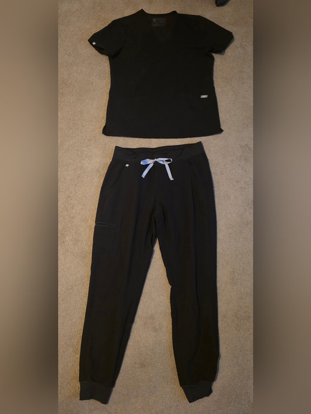 Figs Scrub Set; Black Drawstring Back Joggers with Gray Waist Tie ♡